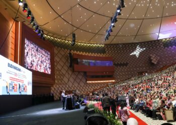 ANWAR Ibrahim ketika berucap semasa Majlis Amanat Perdana Hari Kebangsaan 2026 di Pusat Konvensyen Antarabangsa Putrajaya (PICC) semalam.-UTUSAN/FAISOL MUSTAFA.