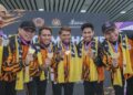SKUAD angkat berat kebangsaan meraih lima pingat emas dan masing-masing satu perak dan gangsa pada Sukan Komanwel 2026, Julai lalu.(dari kiri) Siti Aqilah Farhan Draman, Mohamad Syahmi Nor Ghazali, Muhammad Erry Hidayat, Mohamad Aniq Kasdan, Muhamad Aznil Bidin, Muhammad Hafizuddin Roslin dan Irene Jane Henry .