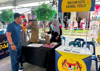 KU Hasrin Ku Abdul Rahman  meninjau persiapan Padang Besar Festival 2026 di Padang Besar Perlis semalam.