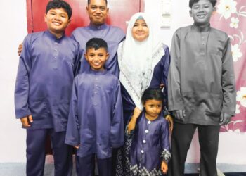 GAMBAR kenangan Muhammad Hafizuddin Abdullah (kanan) bersama keluarganya semasa Hari Raya Aidiladha lalu.