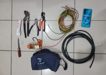 PERALATAN dipercayai untuk kegiatan curi kabel dirampas selepas menahan dua lelaki bagi membantu siasatan kes kecurian kabel elektrik di sebuah sekolah di Chenderong Balai.