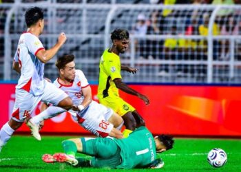 AKSI skuad Harimau Malaya menentang Vietnam dalam perlawanan separuh akhir kedua Piala ASEAN 2026 yang berakhir dengan kemenangan tuan rumah di Hanoi, baru-baru ini. Malaysia tewas dengan agregat 4-0. - IHSAN FAM