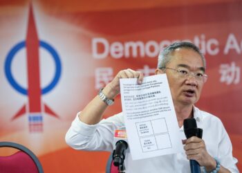 KHOO Poay Tiong semasa sidang akhbar di Ibu Pejabat DAP, Kuala Lumpur, semalam. – UTUSAN/M. FIRDAUS M. JOHARI