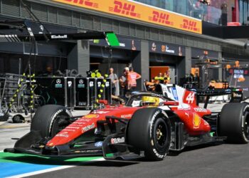 Lewis Hamilton masih mendapat kepercayaan Ferrari untuk bangkit dalam perebutan kejuaraan Formula Satu musim ini. - AFP 