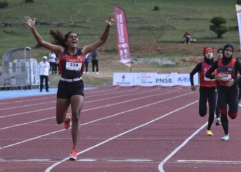 Atlet Johor, Geetha Sivaraja meraih pingat emas dalam acara olahraga 800m wanita akhir Sukan Malaysia (SUKMA) 2026 di Stadium Universiti Putra Malaysia, Serdang di sini hari ini. - UTUSAN/ AMIR KHALID