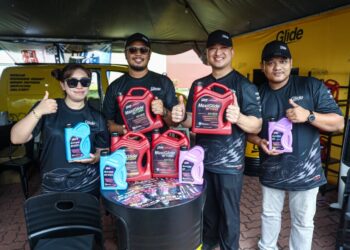 ADAM Nasaruddin (dua kanan) semasa program Vios Gathering 2026: The Finale yang berlangsung di perkarangan Stadium Shah Alam baru-baru ini.