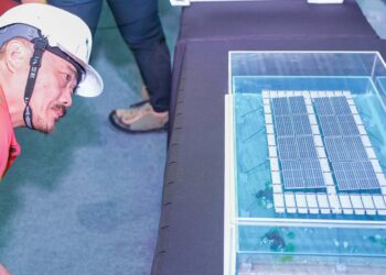 Dalam industri solar, teknologi dan penskalaan, perubahan sebenar berlaku apabila sesebuah syarikat berhenti berfikir seperti kontraktor kecil dan mula beroperasi sebagai sebuah platform industri. – Gambar hiasan.