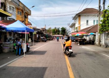 PENDUDUK Selatan Thailand mahu rundingan damai segera dilaksanakan bagi memastikan keamanan kembali pulih di Wilayah Pattani, Narathiwat dan Yala. - UTUSAN/ROHANA ISMAIL