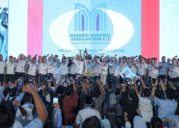 PKR perlu menggabungkan politik identiti berteraskan nilai dengan politik prestasi bagi memperkukuh kepercayaan rakyat.