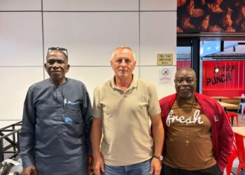 Olubunmi Adigun (kiri), Peter Neiketein (kanan) dan Tibor Szaban akan memeriahkan Merdeka Cup Nostalgia 1993.