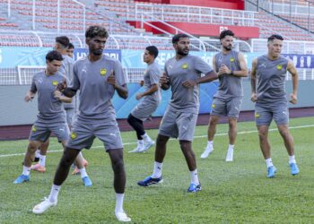 PARA pemain Harimau Malaya menjalani latihan menjelang perlawanan Piala Hyundai Asean 2026 menentang Filipina di Stadium Bolasepak Kuala Lumpur. GAMBAR: FARIZ RUSADIO /