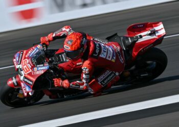 Selepas ketinggalan kepada Aprilia dalam tiga pusingan pembukaan, Ducati bangkit menerusi kemenangan berganda Marc Marquez dan Alex Marquez di Jerez. - AFP