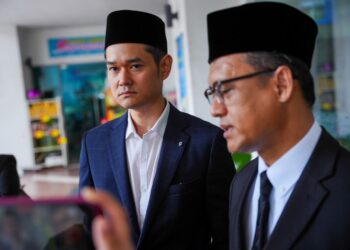 NUBHAN Ahamad hadir ke Mahkamah Tinggi Syariah Shah Alam semalam bagi perbicaraan pelanggaran perintah komital membabitkan bekas isterinya, Dr. Afifah Hidayah. – UTUSAN/SADDAM YUSOFFF