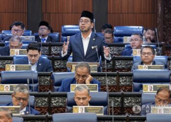 ZULKIFLI Hasan membentangkan Laporan Suruhanjaya Diraja (RCI) Lembaga Tabung Haji (TH) ketika Sesi Penerangan Menteri di Dewan Rakyat. -PARLIMEN MALAYSIA