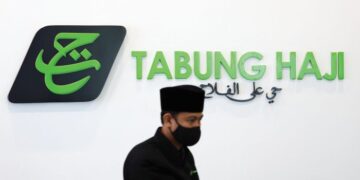 DUA bekas pegawai kanan TH didakwa menipu berhubung pelarasan nilai tiga hartanah pelaburan bagi pembayaran hibah RM3.3 bilion lapan tahun lalu. GAMBAR HIASAN