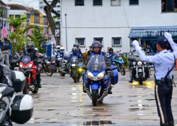 PESERTA Program Konvoi Amal PDRM bersama Kelab Superbike Ipoh (KSI) sempena sambutan Ambang Hari Kebangsaan ke-69 di Ibu pejabat Polis Kontinjen (IPK) Terengganu, Kuala Terengganu. - UTUSAN/PUQTRA HAIRRY
