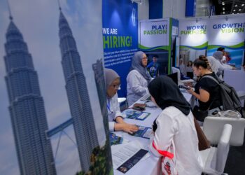 PELABURAN besar dalam pendidikan dan latihan diterjemahkan kepada gaji graduan lebih tinggi. - GAMBAR HIASAN