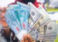 Mata wang tempatan berdepan risiko susut ke paras RM4.08 hingga RM4.12 berbanding dolar Amerika Syarikat (AS) sekiranya Rizab Persekutuan (Fed) meneruskan kenaikan kadar faedah ketika inflasi AS kekal tinggi. - GAMBAR HIASAN