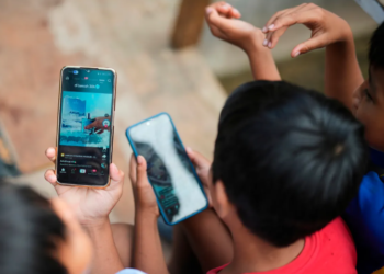 KONTEN berbahasa Indonesia mudah didapati dalam media sosial kerana negara itu mempunyai pengguna Internet yang besar, selain jumlah pempengaruh yang ramai.
