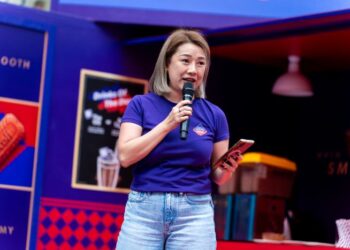 SEE Mei Sin pada majlis pelancaran Cadbury Dairy Milk x Lotus Biscoff hari ini.