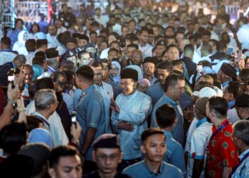 ANWAR Ibrahim ketika hadir pada majlis perasmian Kongres Nasional Tahunan PKR 2026 di Pusat Dagangan Antarabangsa Melaka (MITC), Ayer Keroh, Melaka, semalam. – MINGGUAN/AMIR KHALID
