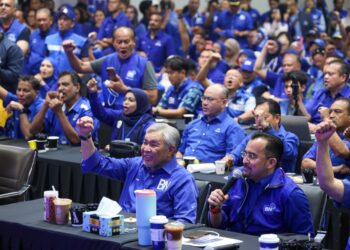 Suasana terkini penyokong Barisan Nasional (BN) semasa menunggu keputusan pada Pilahan Raya Negeri (PRN) Negeri Sembilan ketika tinjauan di Wisma UMNO Seremban di sini, hari ini. Gambar ISKANDAR ISHAK