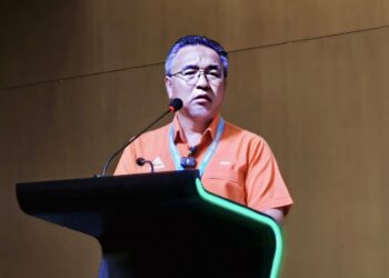ADLY Zahari ketika berucap sempena Konvensyen Amanah Pulau Pinang di Bukit Mertajam, Pulau Pinang hari ini.