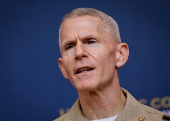 Penasihat Undang-Undang Tentera Amerika Syarikat (USPACOM), Kapten Dustin Wallace