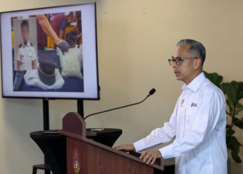 FAHMI Fadzil ketika sidang akhbar di Putrajaya - UTUSAN/FAISOL MUSTAFA