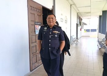 USMAN Lanaga hadir bagi memberikan keterangan sebagai saksi ketiga kes saman RM190 juta terhadap PDRM dan 11 defendan lain di Mahkamah Tinggi Tawau, Sabah hari ini.-UTUSAN/NASRAWATI SYARIFUDDIN