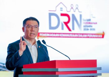 NGA Kor Ming sewaktu berucap pada Majlis Pelancaran Dasar Perumahan Negara 2026-2035, di KLGCC, di sini hari ini.- UTUSAN/SHIDDIEQIIN ZON