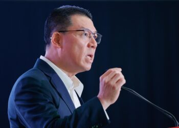 NGA Kor Ming sewaktu berucap pada Majlis Pelancaran Dasar Perumahan Negara 2026-2035, di KLGCC, di sini hari ini.- UTUSAN/SHIDDIEQIIN ZON