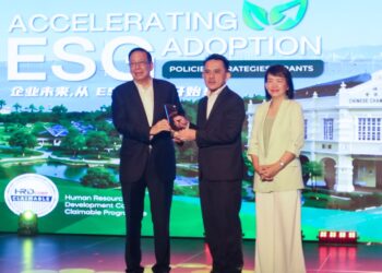 GOH Choon Aik (tengah) ketika menghadiri program ‘Accelerating ESG Adoption: Policies, Strategies, Grants’ anjuran PCCC di George Town, Pulau Pinang hari ini.-UTUSAN/DANIAL SAAD