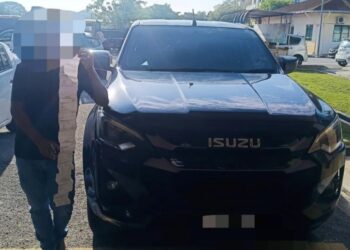 SEBUAH kenderaan pikap yang tular kerana dipandu lelaki Rohingya ditahan JPJ di Jalan Timur 1, Alor Setar, Kedah hari ini. -GAMBAR JPJ KEDAH