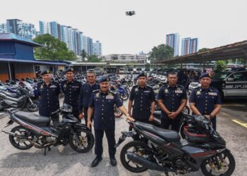 Pengarah Kanan Penguat Kuasa JPJ, Datuk Muhammad Kifli Ma Hassan ketikasidang akhbar di Pejabat JPJ, Kuala Lumpur di sini hari ini.
