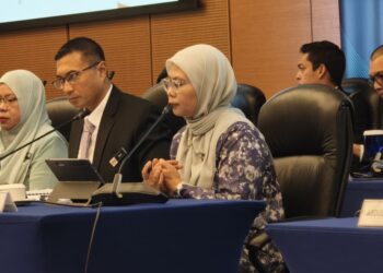 SITI Asiah Ahmad  pada sidang akhbar prestasi ekonomi suku kedua 2026 di Sasana Kijang, Bank Negara Malaysia (BNM) di sini, hari ini.