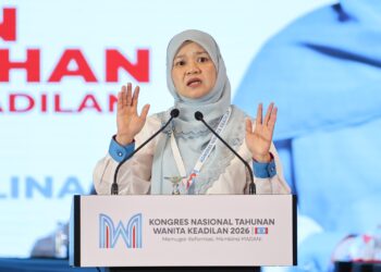 FADHLINA Sidek berucap pada ucapan penangguhan Perbahasan Kongres Nasional Wanita Keadilan 2026 di Pusat Dagangan dan Pameran Antarabangsa Melaka (MITC) di sini hari ini. -UTUSAN/AMIR KHALID