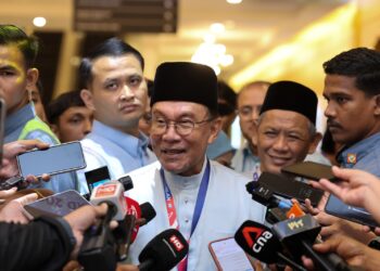 ANWAR Ibrahim ketika ditemui pemberita selepas menyampaikan ucapan dasar Presiden dan merasmikan Kongres Nasional PKR 2026 di Pusat Dagangan Antarabangsa Melaka (MITC), Ayer Keroh, di sini hari ini.