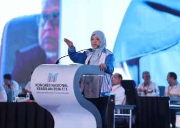 FADHLINA Sidek ketika berucap pada Kongres Nasional PKR 2026 di MITC, Melaka hari ini. -UTUSAN/AMIR KHALID