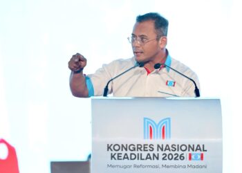 AMIRUDIN Shari berucap pada ucapan penggulungan Kongres Nasional PKR 2026 di MITC Melaka hari ini. - UTUSAN/AMIR KHALID