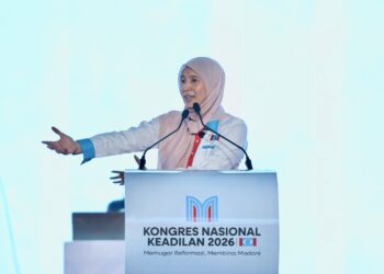 NURUL Izzah Anwar ketika berucap dalam penggulungan Kongres Nasional Tahunan PKR di MITC Melaka hari ini. - UTUSAN/AMIR KHALID