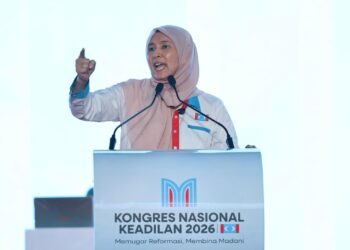 NURUL Izzah Anwar ketika berucap dalam penggulungan Kongres Nasional Tahunan PKR di MITC Melaka hari ini. - UTUSAN/AMIR KHALID
