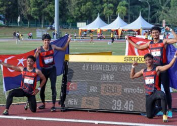 Barisan atlet larian dari Johor, Haziq Ilmani Osman, Muhamad Airiel Iskandar, Adam Harith Hairulaydel dan Danish Iftikhar Muhammad Roslee meraih pingat emas dalam acara 4x100 Lelaki - Akhir sempena temasya Sukan Malaysia (SUKMA) 2026 di Stadium UPM, Serdang di sini hari ini. GAMBAR - AMIR KHALID