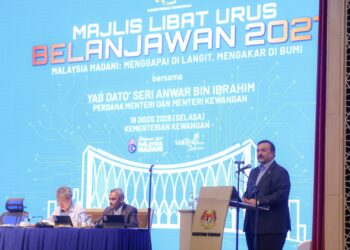 AMIR Hamzah Azizan menyampaikan ucapan pada Majlis Libat Urus Belanjawan 2027 di Kementerian Kewangan, Putrajaya. - UTUSAN/FAISOL MUSTAFA