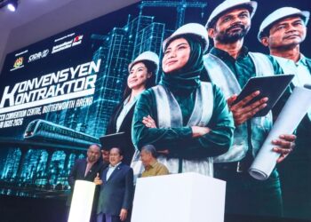 AHMAD Maslan (tengah) ketika melancarkan Konvensyen Kontraktor 2026 di Pusat Konvensyen PICCA di Butterworth, Pulau Pinang hari ini. -UTUSAN/DANIAL SAAD