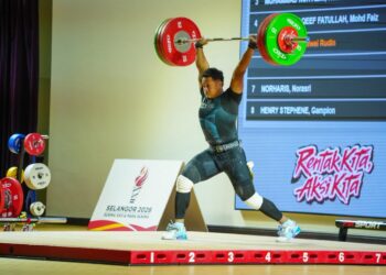 Aksi Atlet angkat berat Terengganu,Ahmad Ridzuan Shah ketika memenangi pingat emas acara Angkat Berat tidak melebih 88kg Lelaki pada kejohanan Sukma Selangor 2026 di Dewan Seri Chempaka MPKJ. Foto : Saddam Yusoff