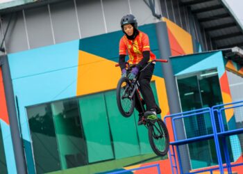 Atlet basikal wanita Selangor, Nia Nur Aidryana Mohd Nor Aszeril ketika beraksi dalam acara BMX Park wanita akhir pada Kejohanan Sukan Malaysia (SUKMA), 2026 di Xtreme Park MBPJ, hari ini. Gambar/SHIDDIEQIIN ZON