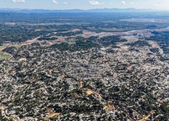 KEM pelarian Kutupalong di Ukhia yang kebanyakannya menempatkan pelarian Rohingya di Bangladesh. - AFP