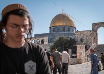 ISRAEL membenarkan pendatang haram Yahudi menceroboh Masjid Al Aqsa. - AFP