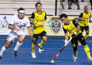 Faiz Helmi Jali (kanan) antara pemain senior yang kudratnya masih ditagih mewakili Malaysia dalam kempen Piala Dunia Hoki 2026 di Belgium.